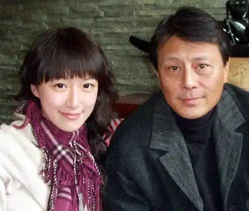 刘德凯老婆王景平的图片