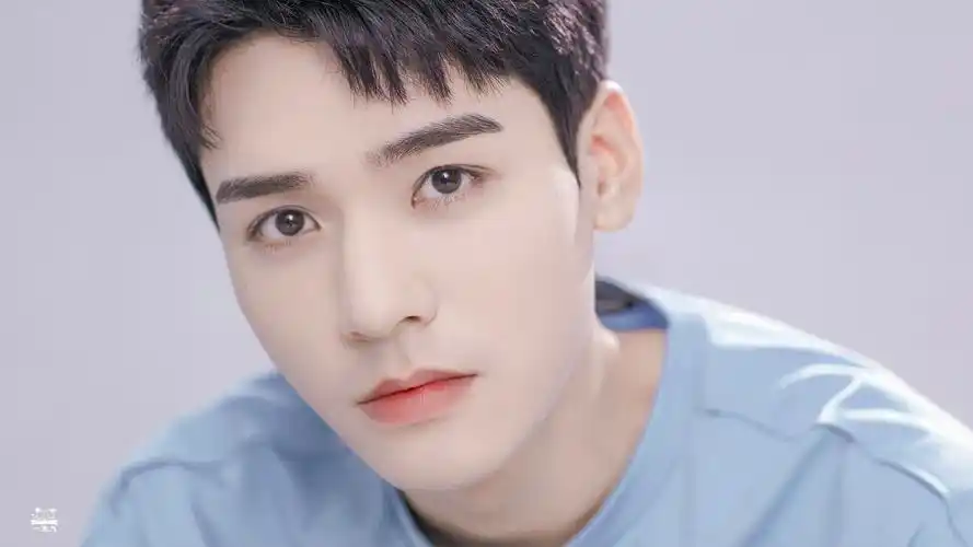 有没有龚俊的很绝很绝的图片? - 知乎