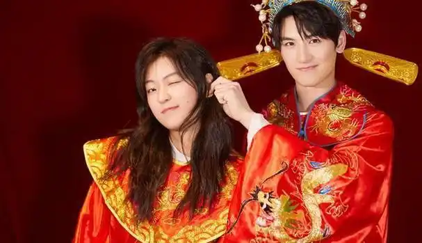 在《萌医甜妻》这部作品中,黄俊捷成功塑造了男主角纪衡这一角色,他是