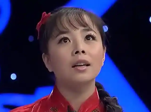 王二妮的第一份工资是给家里买闹钟,再不用担心弟弟妹妹上学迟到