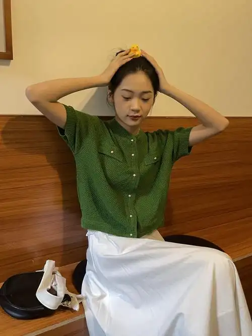 muse陈阿瓜墨绿色百搭针织上衣女小众设计感2022春夏韩版宽松短袖