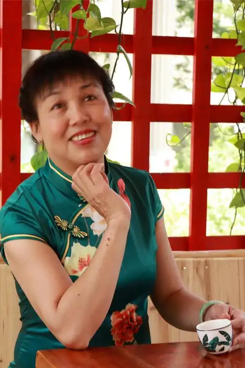 2019年5月24日老年大学摄影班旗袍秀 - 美篇