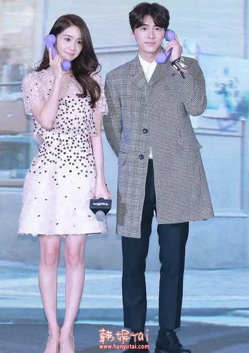 少女时代林允儿-李易峰《请跟我联络》宣传活动"男俊女靓好养眼"