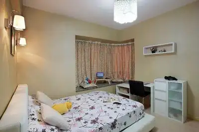 现代简约卧室实拍图