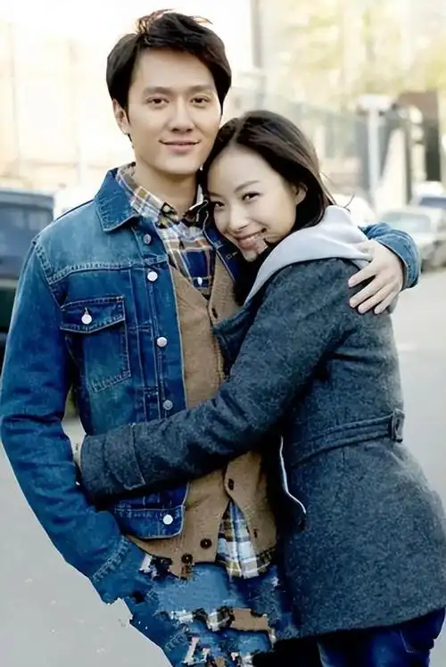 "2012年,因为合作拍了一部影片,"谋女郎"倪妮和冯绍峰因戏生情.