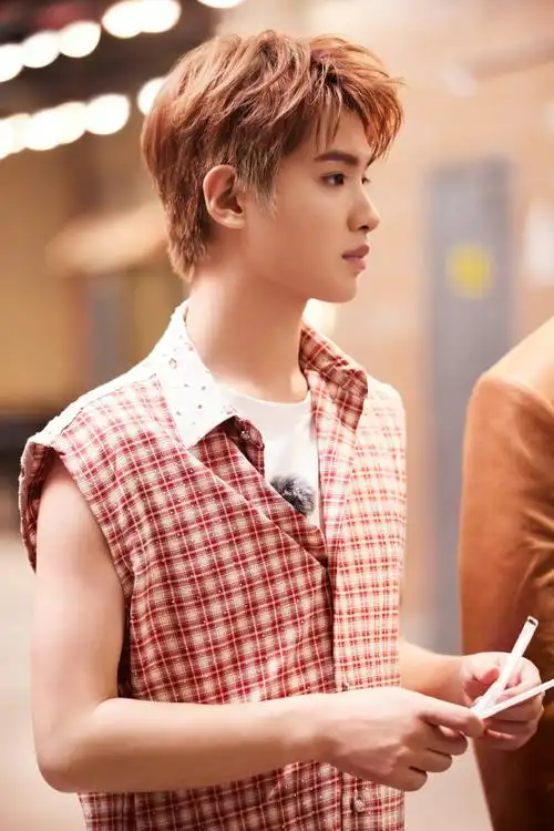 黄明昊全力以赴的行动派##全力以赴的行动派