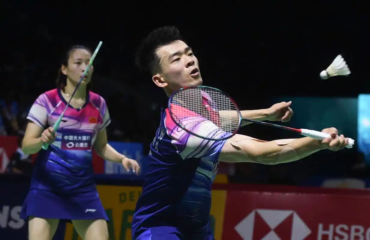 羽毛球印尼公开赛郑思维黄雅琼晋级半决赛