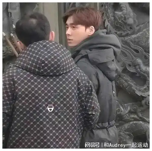 李易峰面容巨变,告别娱乐圈?昔日巨星竟选择普通人生活,背后有