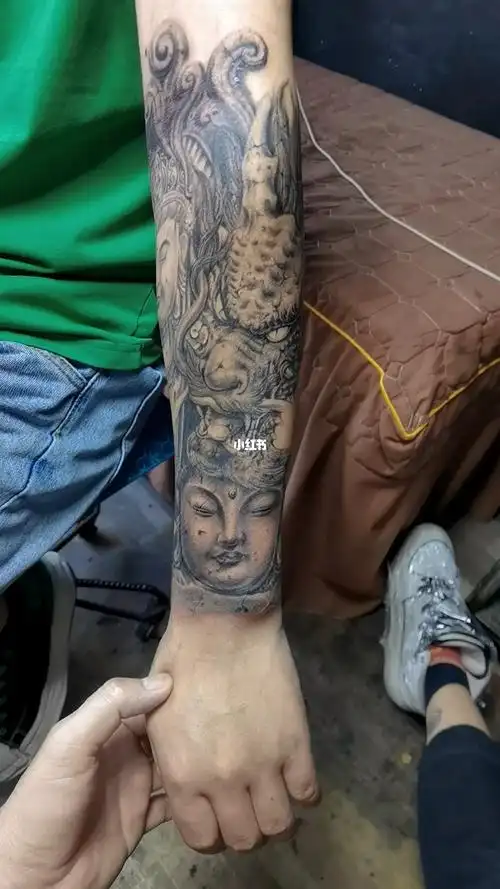 花臂石雕佛系未完