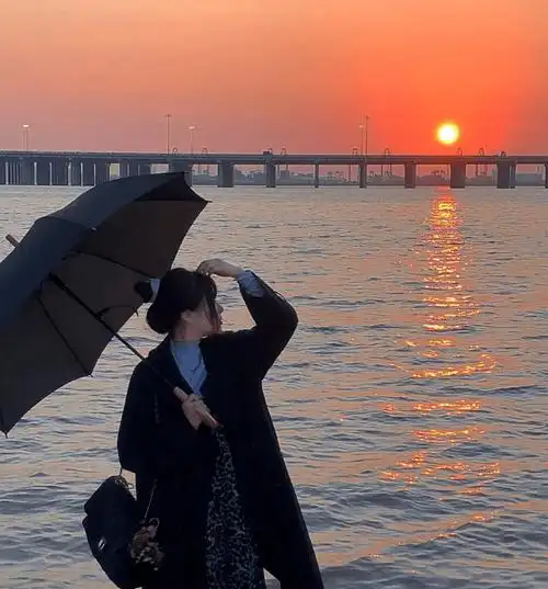 背影女头 | 夕阳下氛围感女生头像