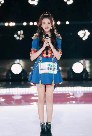 孙珍妮创造营2020学员制服图片310