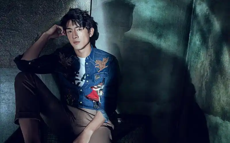 林更新成熟帅气时尚写真桌面壁纸