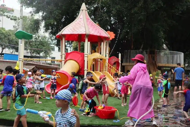 北流市幼儿园"欢庆六一,快乐游戏"户外自主游戏活动 - 美篇