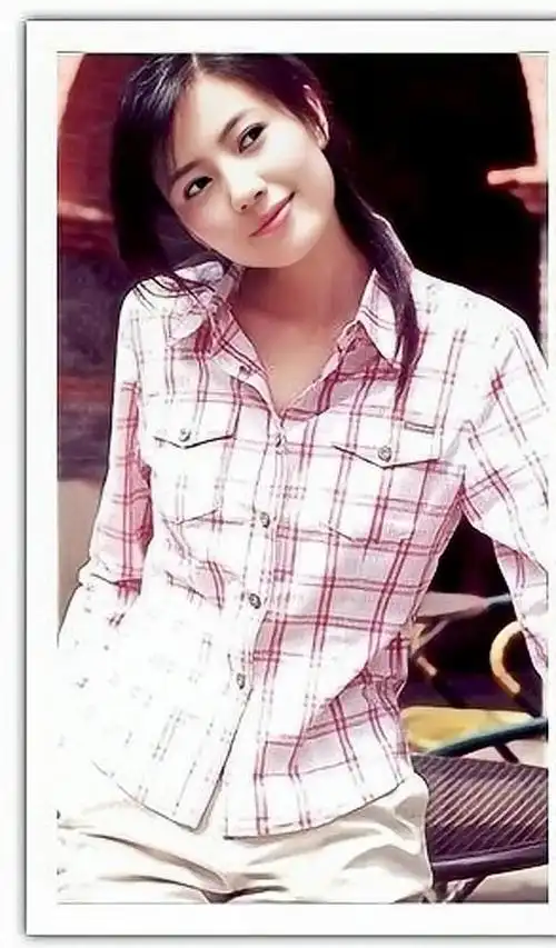 高圆圆旧照曝光,青春靓丽满脸的胶原蛋白