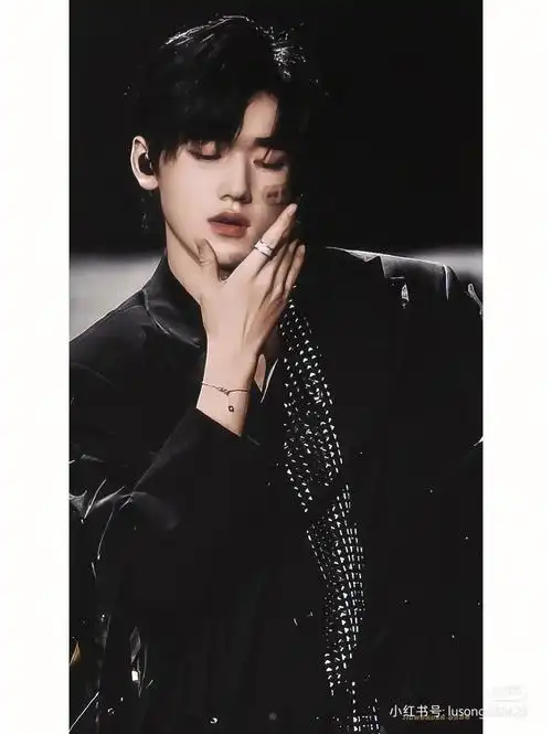 宋亚轩给我一个吻舞台戒指