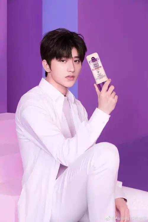 190214紫色香气蔡徐坤代言洗发品牌宣传图更新