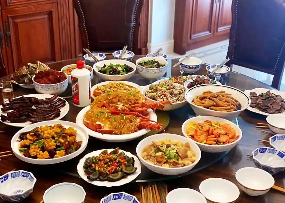 家宴 | 海鲜大餐(附教程) 逢年过节,都是好好地吃 这是对生活的热爱