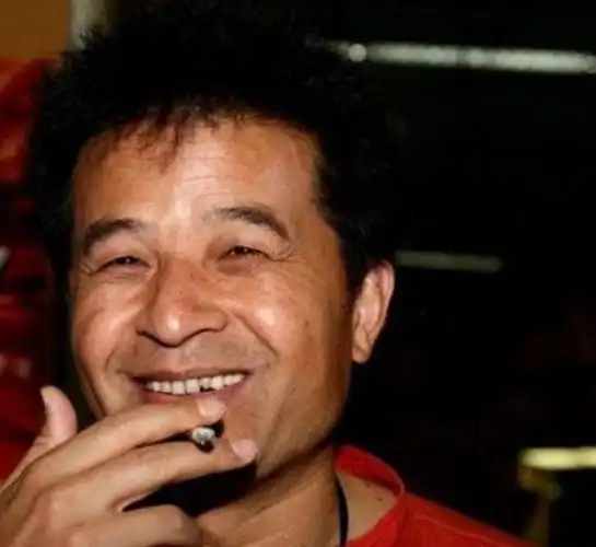 毕福剑近照暴肥认不出现身小活动遭大妈围堵人气爆棚魅力不减