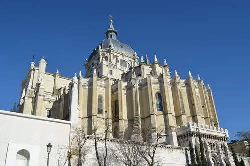 阿穆德纳圣母教堂