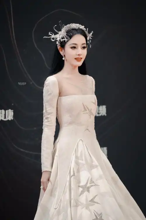 17腾讯·星光大赏353037313834@dear-迪丽热巴9131