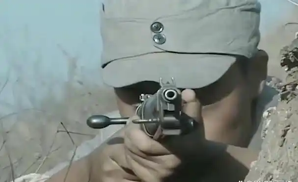 魏和尚又连开两枪,直接干掉了两名日军的重机枪手