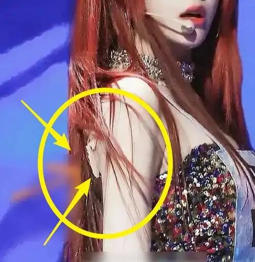 the9喻言后台纹身太抢镜,看清遮掩方式,还不如去洗掉?