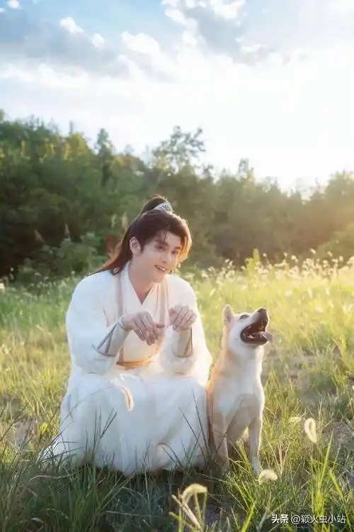 5娱乐瓜:迪丽热巴成毅许凯杨超越曾舜晞张馨予龚俊沈月邢昭林_男友