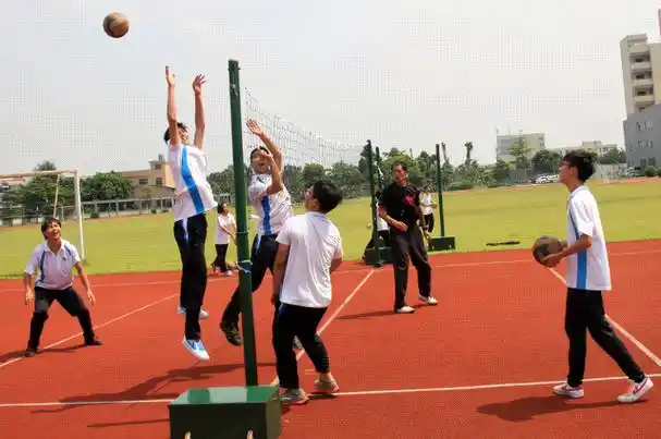 新课程标准下的高中体育教学理念