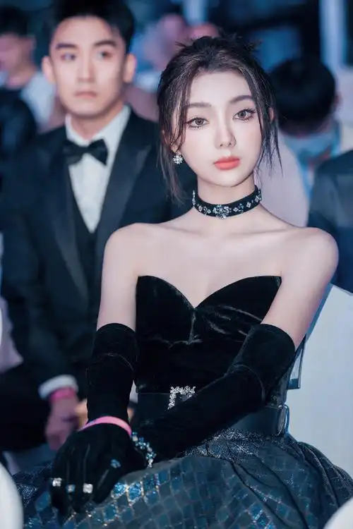 李紫婷复古油画少女##北京国际电影节游戏动漫电影单元