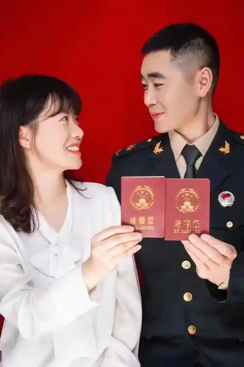 恭喜!他们结婚了!