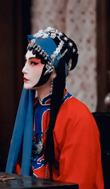 孙坚男扮女装我就服你,百变大咖秀. 来自俺八段酱 - 微博