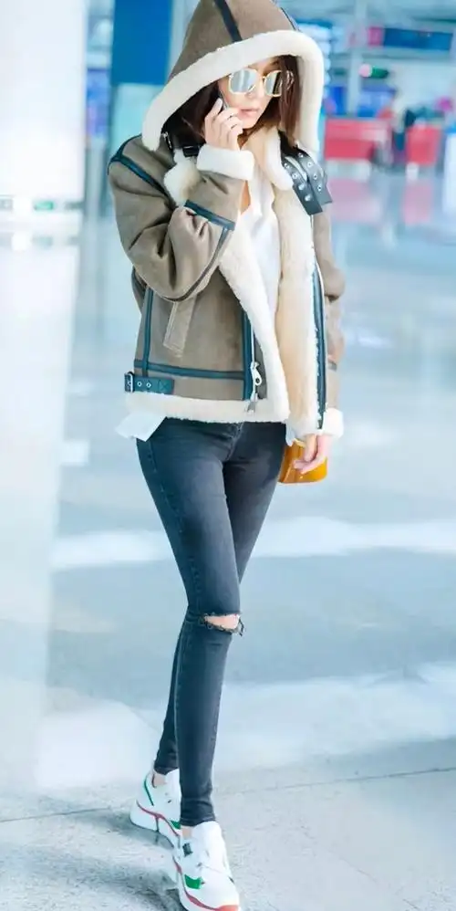 性感女神王珞丹美腿玉足大赏姐姐这年纪确实该结婚了哦