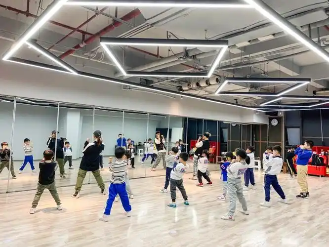 现时,kidance已成为万千家庭信赖和喜爱的少儿街舞教育品牌!