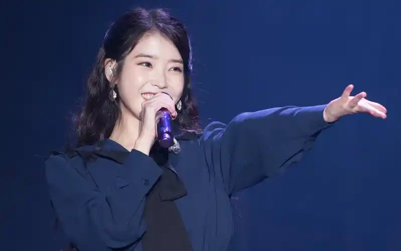 【181208 iu香港演唱会】talk第二部分_哔哩哔哩 (゜-゜)つロ 干杯