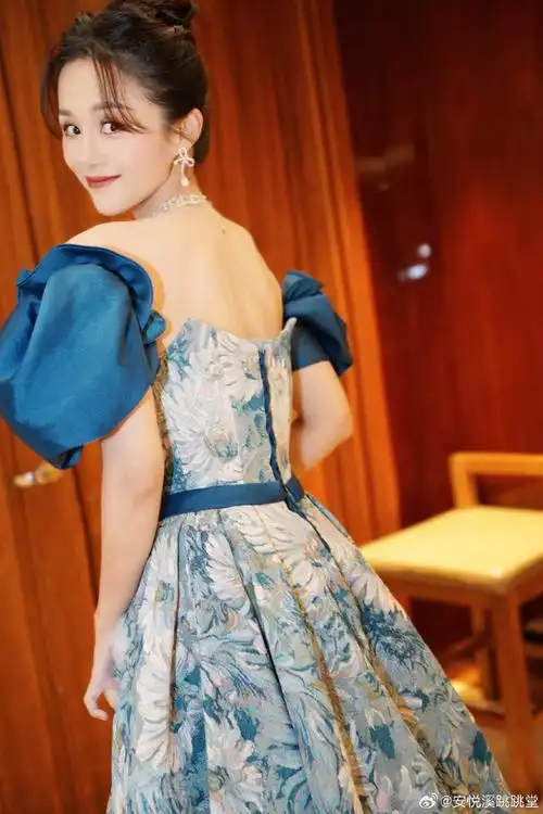 安悦溪超话#翻开秋日终章#是收获的好时节,也是安跳跳@安悦溪和"柚子"