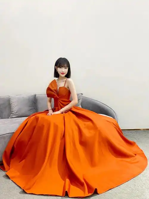 06连礼服都开始内卷