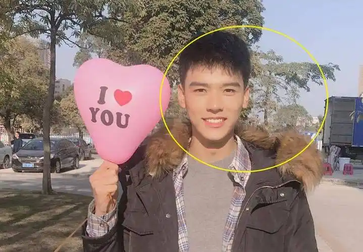 龚俊大学时期旧照流出,9年前的素颜状态,是否整容一目了然_脸蛋_气质