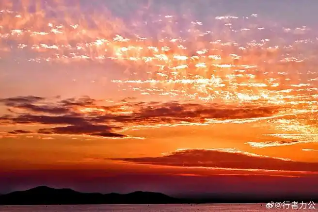 余晖中感受到浓厚的三国历美丽的晚霞图片夕阳晚霞十大最美晚霞图片