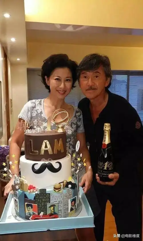 中国歌手的个人资料 香港歌手叶倩文的个人资料 - 歌词译