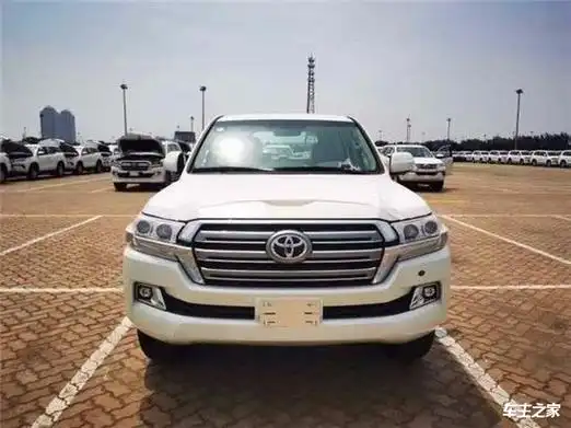 2021款丰田酷路泽5700现车价格降30万天津港报价129万起