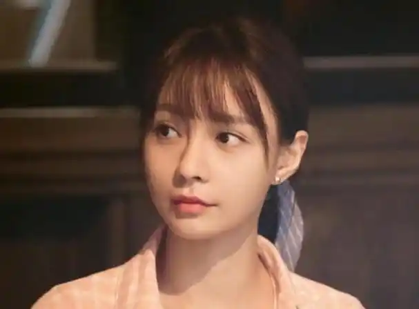 沈梦辰15年前参加模特时的照片曝光,除了眼睛,你还能认出什么?