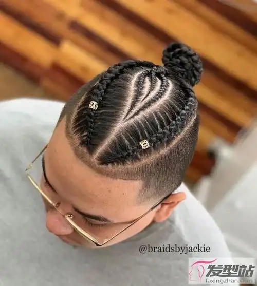 男生怎么扎头发好看 扎丸子头的男生有点帅_发型站_最新流行发型设计