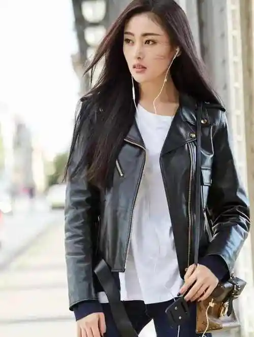 张天爱这件显腿长又妩媚的皮衣你还不学着穿搭等过光棍节吗
