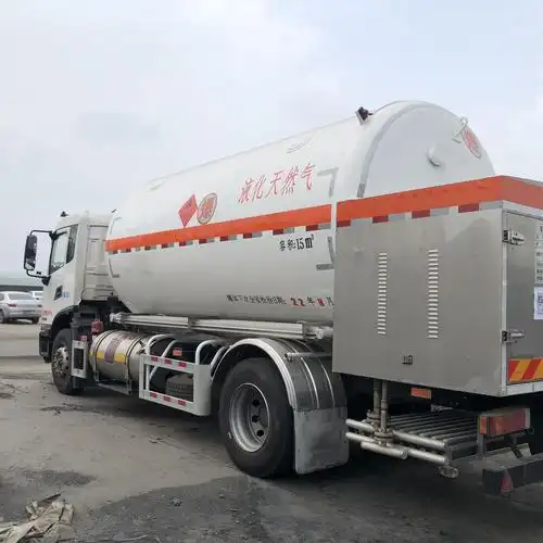 泰安市宁阳自增压15立方lng加气液化天然气流动加气车可教学