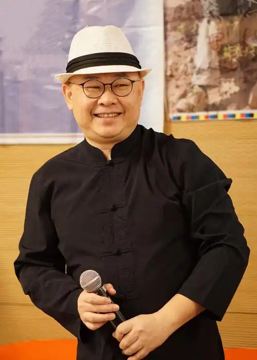 原创都是唱作型歌手刀郎与汪峰谁的音乐实力与成就高一些