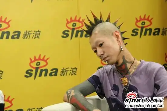 组图:人体悬挂是艺术还是变态(11)