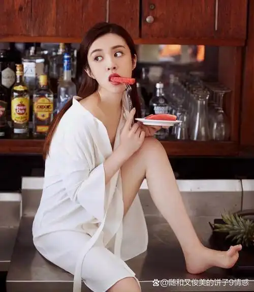 王晓晨一直是演技与颜值并存的实力演员,之前她和张翰合作过,这次