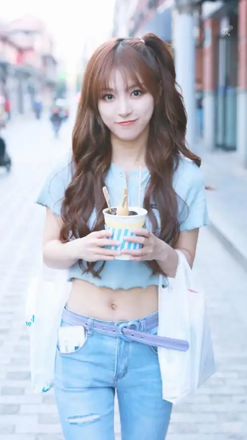 孔肖吟近期饭拍安利一下小偶像