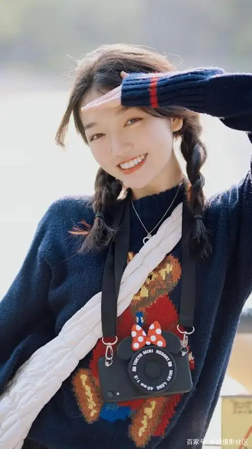 这个在阳光下微笑的女孩,真的好治愈