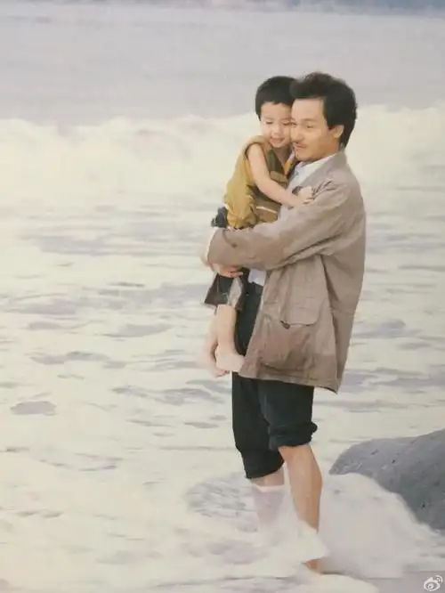 张国荣《流星语》片场照片曝光,最真实的张国荣